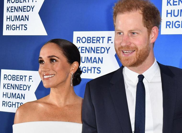 Prens Harry ve Meghan Markle ile gazeteciler arasında iki saat kovalamaca