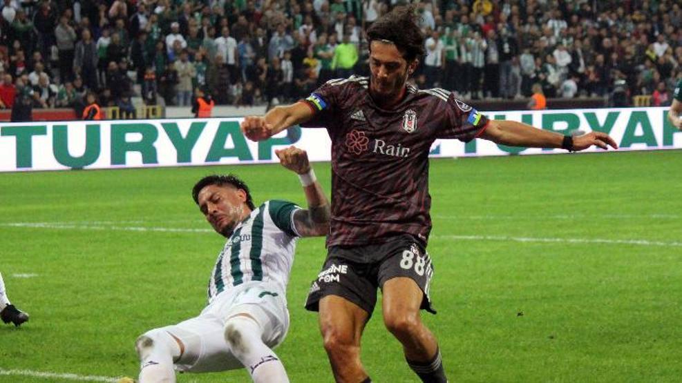Beşiktaşta iki ismin geleceği netleşti Biri gidiyor, biri kalıyor