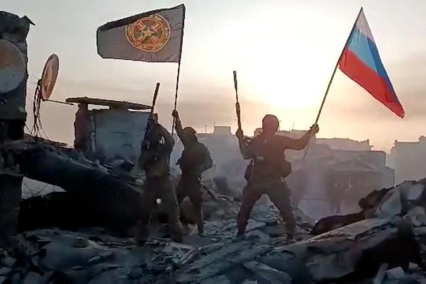 Ukrayna Devlet Başkanı Zelenski, Bahmutun yerle bir olduğunu açıkladı