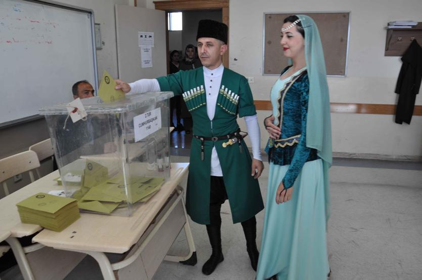 Türkiye'den seçim manzaraları: Sandık başından renkli görüntüler!
