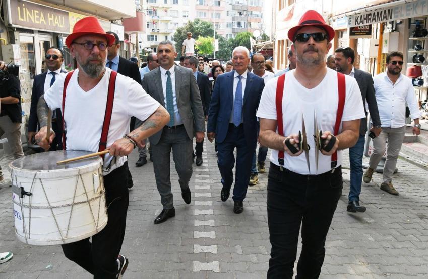 Lapsekide Kiraz Festivali başladı