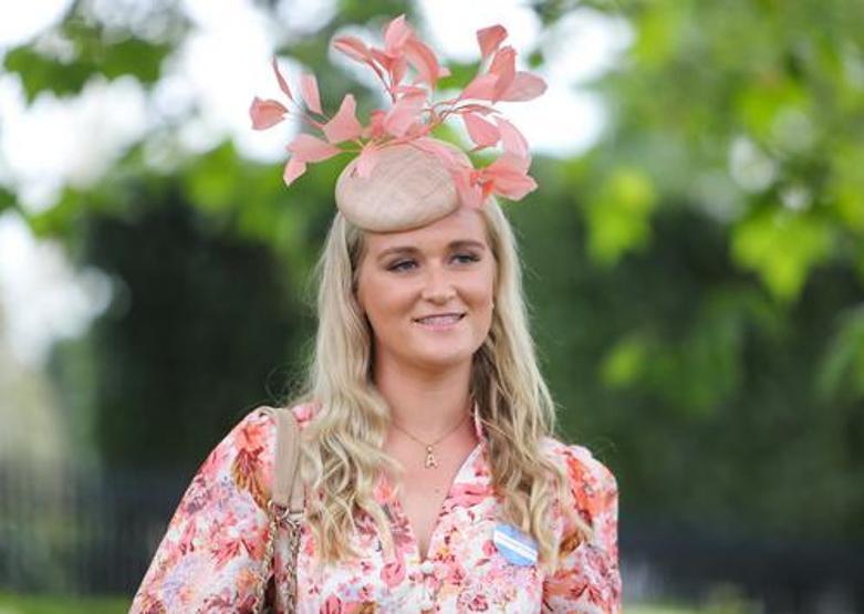 Royal Ascot'ta dörtnala heyecan ve şapka şıklığı