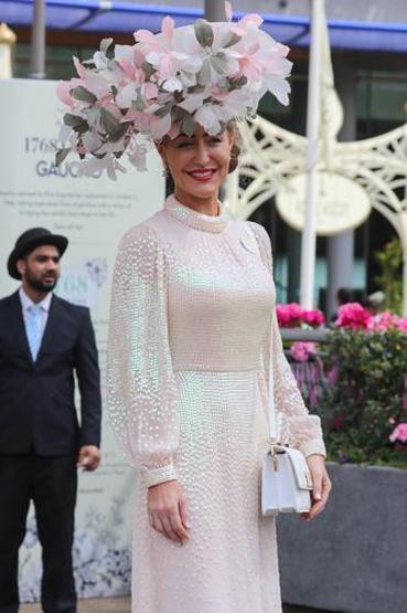 Royal Ascot'ta dörtnala heyecan ve şapka şıklığı