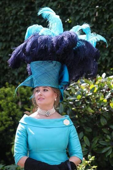Royal Ascot'ta dörtnala heyecan ve şapka şıklığı