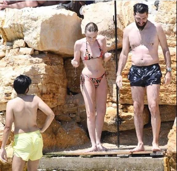 Nilperi Şahinkaya tatil sezonunu erken kapattı
