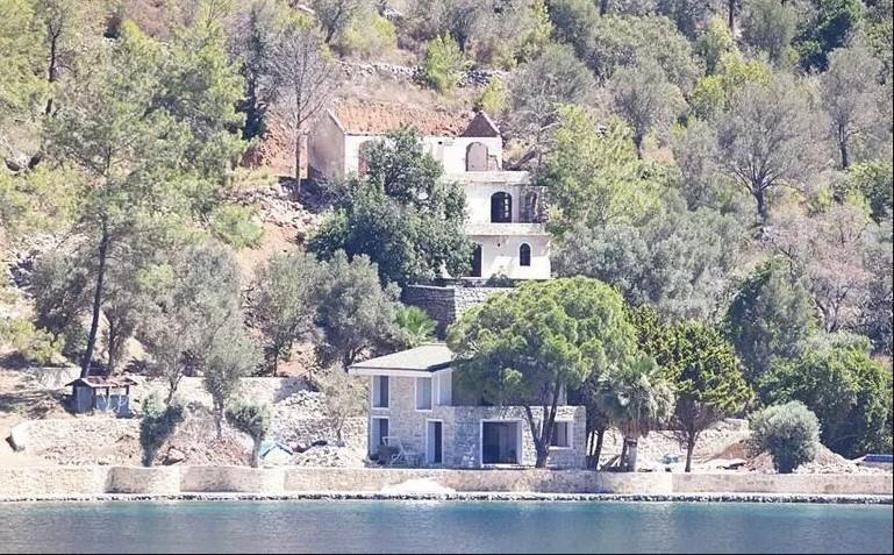 Şahan Gökbakar’ın villası koya değer kattı