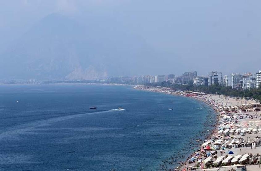 Antalyada nem bunalttı, deniz serinletti