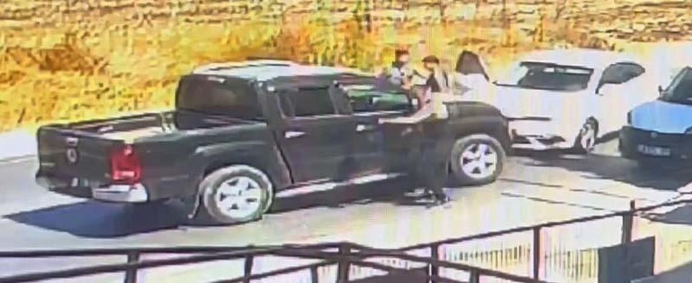 Başakşehirdeki vale cinayeti: Dur ihtarına uymayan şüphelilerle polis arasında çatışma