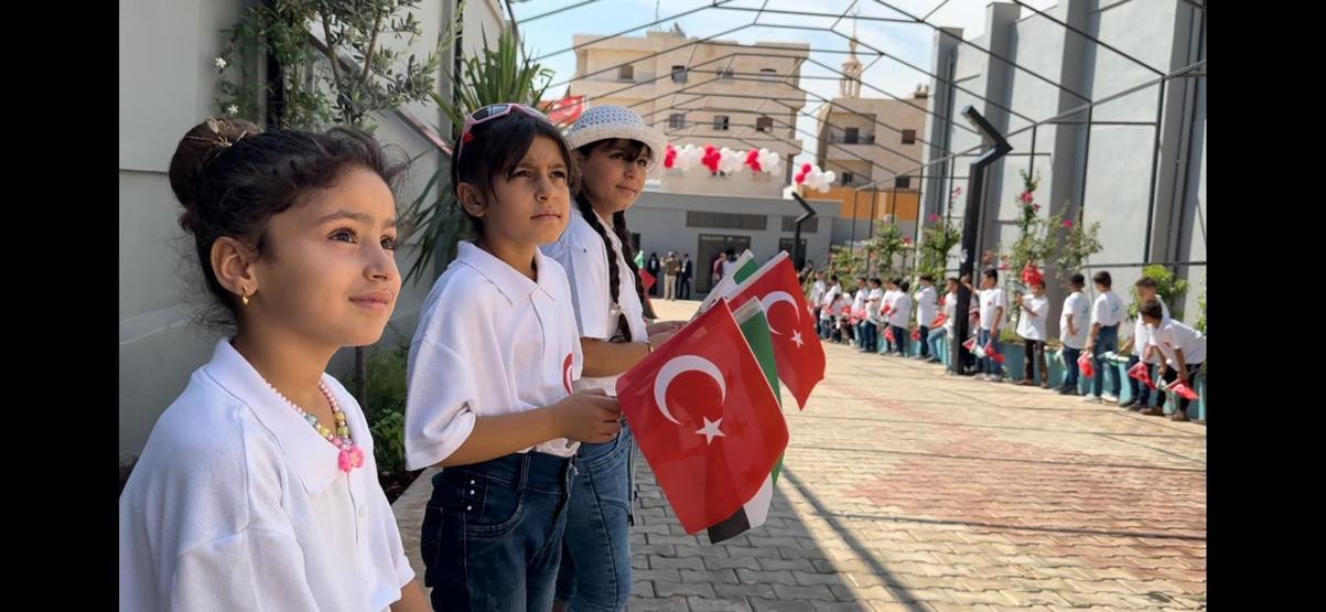 Afrin’de 30 Ağustos kutlaması; Türkçe şiirler okuyup harmandalı oynadılar