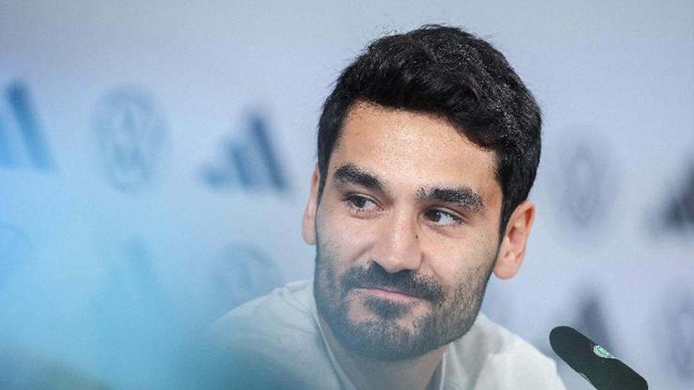 Fenerbah�e'de orta saha transferi i�in 4 y�ld�z aday�! Jose Mourinho, Galatasaray'�n da listesinde bulunan ismi g�z�ne kestirdi...