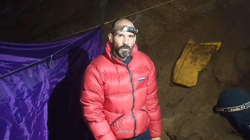ABDli dağcı adım adım kurtarılıyor: Mağaradan çıkışı için son 400 metre