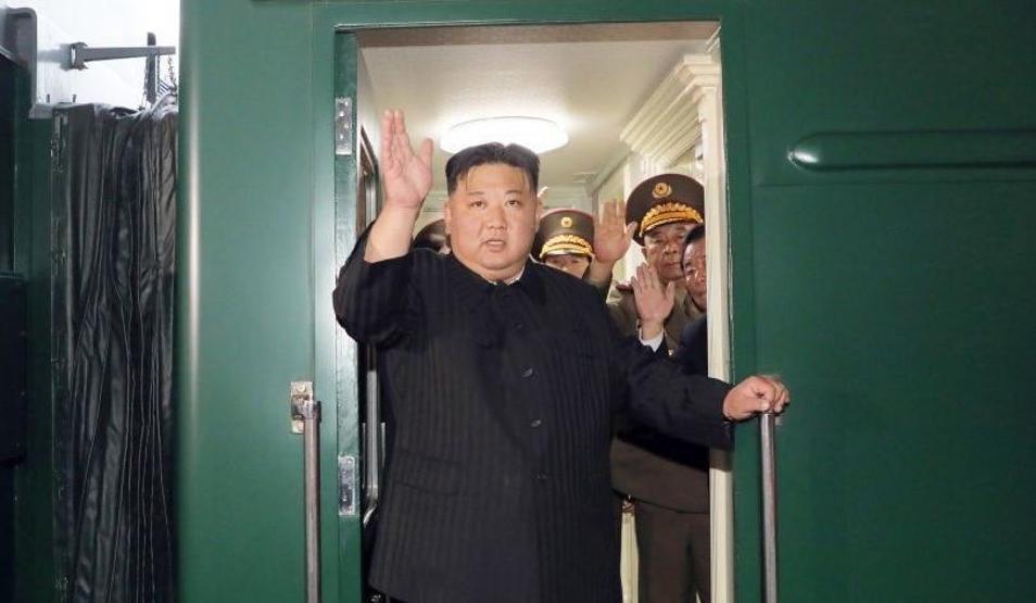 Kim, Putin'le görüşmek için yola çıktı: Zırhlı trende neler var?