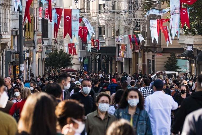 Eris varyantında bu belirtilere dikkat ‘Okul sezonunun başlaması ile ülke geneline yayılabilir’