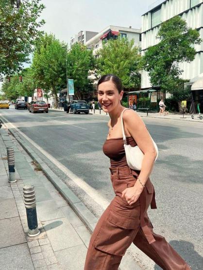 Koltuk değnekleri ile paylaşım yapan Fulya Zenginer korkuttu
