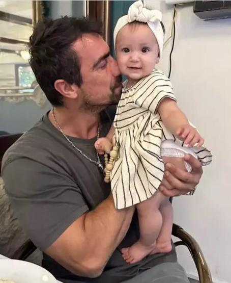 İbrahim Çelikkol evini açtığı depremzede bebekle buluştu!