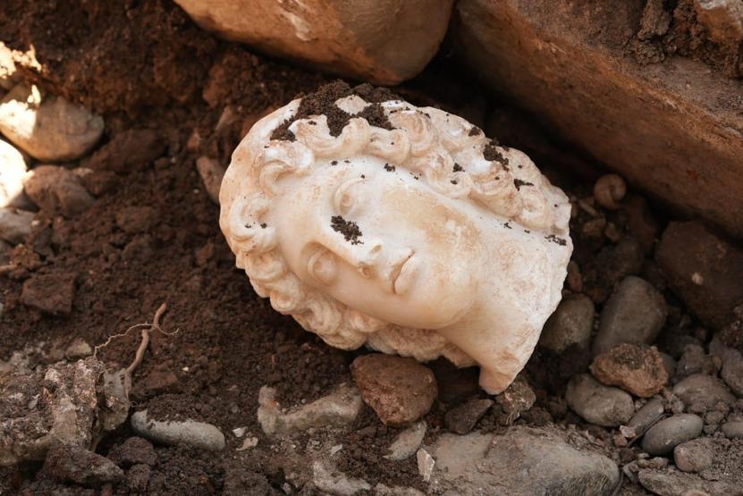 Düzce'de antik kentteki kazıda, Büyük İskender’e ait portre başı bulundu
