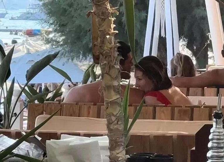 Yasmin Erbil asker yolu gözlüyor! Yazı tatil yaparak geçirmişti