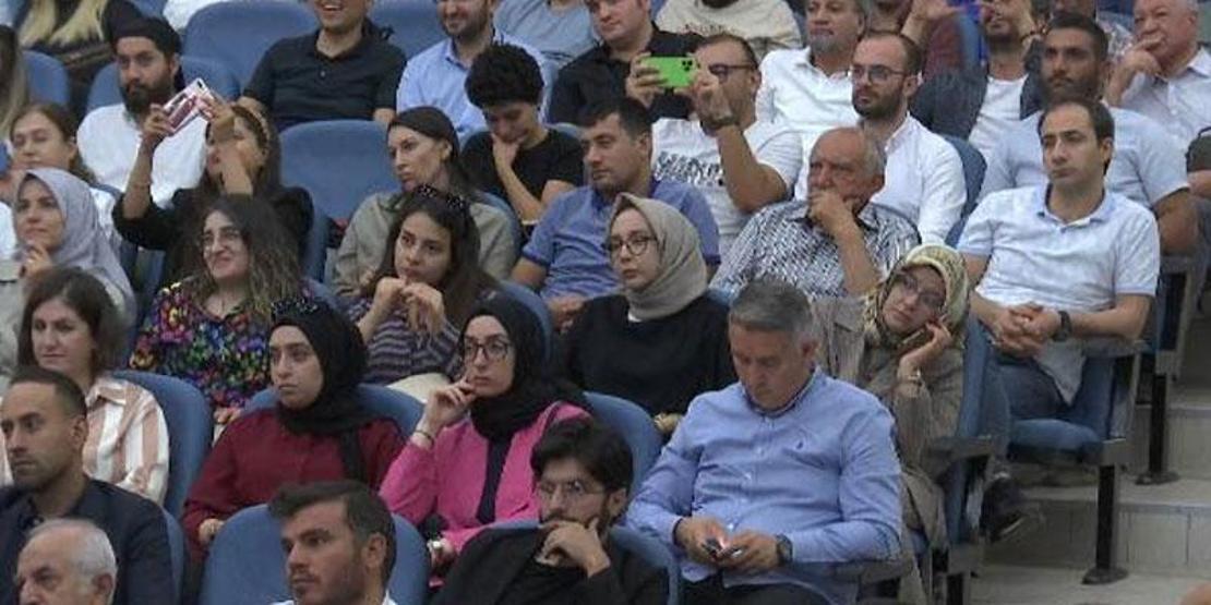 Naci Görür 'Yılda 1 santimetre kayıyor' diyerek açıkladı: Stres biriktiriyor