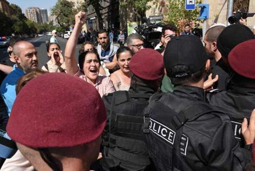 Paşinyan zorda! Gerginlik giderek artıyor