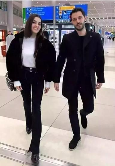 Hande Erçel'den aşk paylaşımı