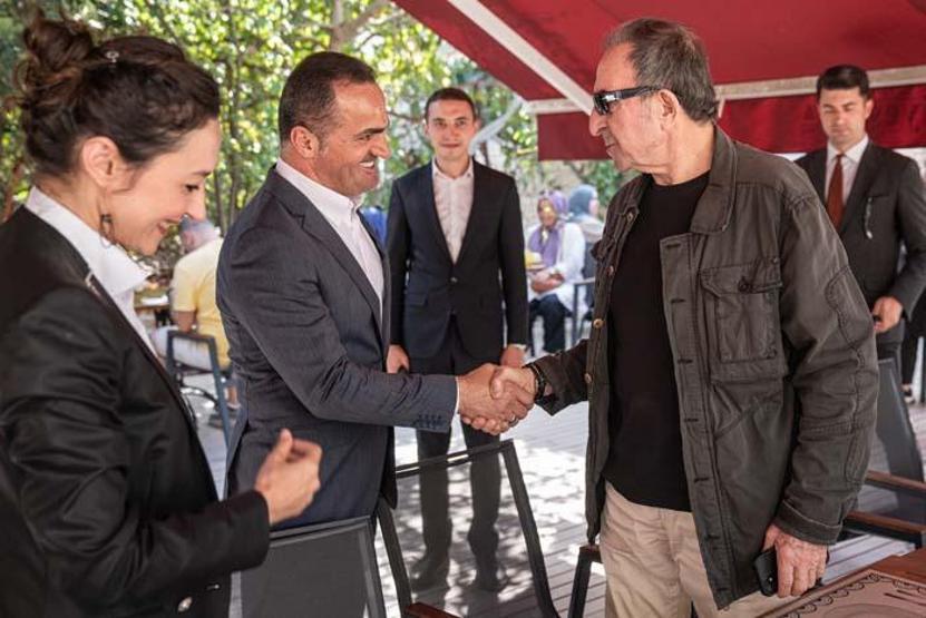 Arka Sokaklar ekibi ve Beyoğlu Belediye Başkanı Haydar Ali Yıldız bir araya geldi