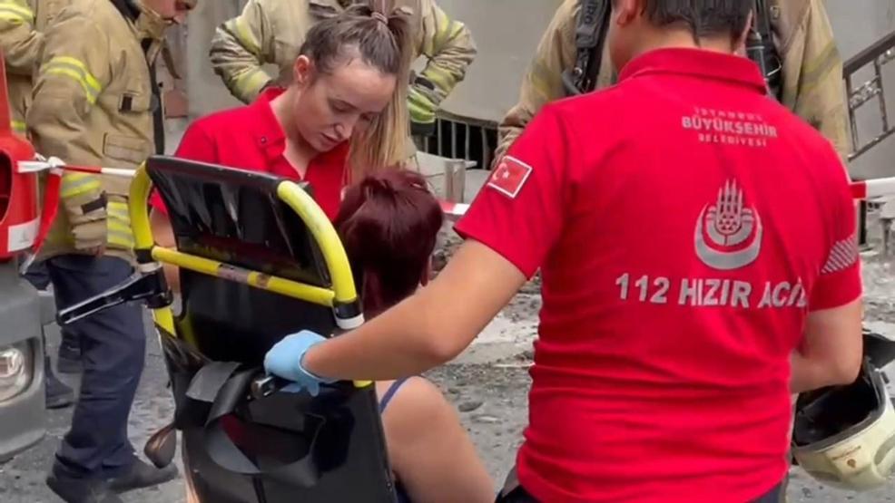Avcılar'da panik dolu anlar! 3'ü çocuk 8 kişi kurtarıldı
