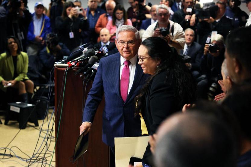 Yolsuzlukla suçlanan Senatör Menendez’in Küba bahanesi boş çıktı