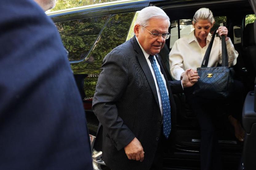 Türkiye düşmanı senatör Bob Menendez'in cezası belli oldu