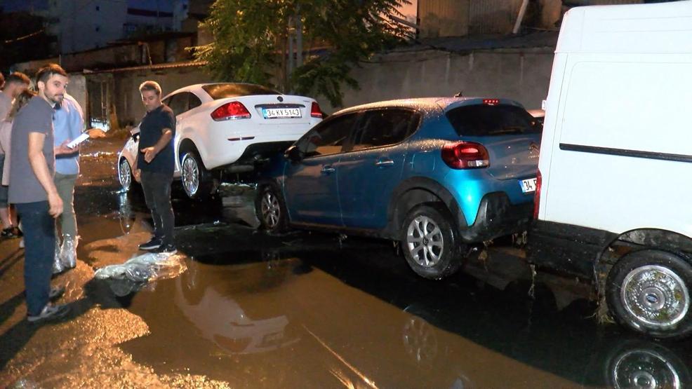 Gaziosmanpaşa'da çok sayıda araç sele kapıldı