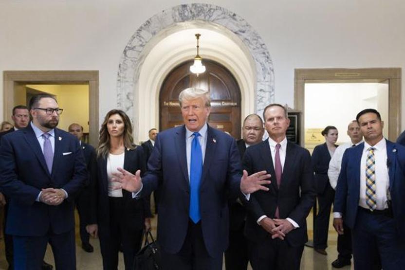 Trump mahkemeye böyle geldi: Tüm zamanların en büyük cadı avı