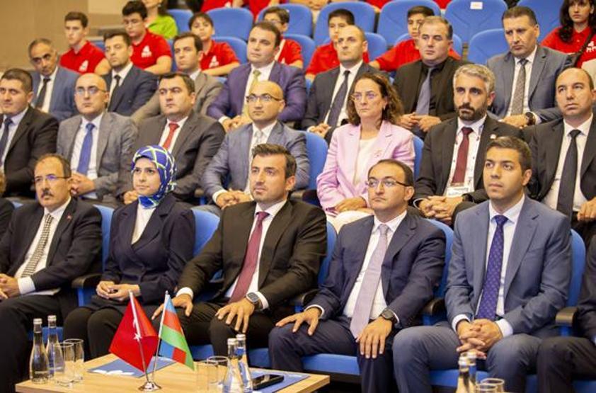 Selçuk Bayraktar'a Azerbaycan'dan madalya