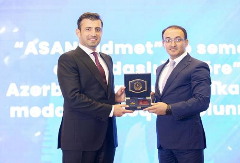 Selçuk Bayraktar'a Azerbaycan'dan madalya