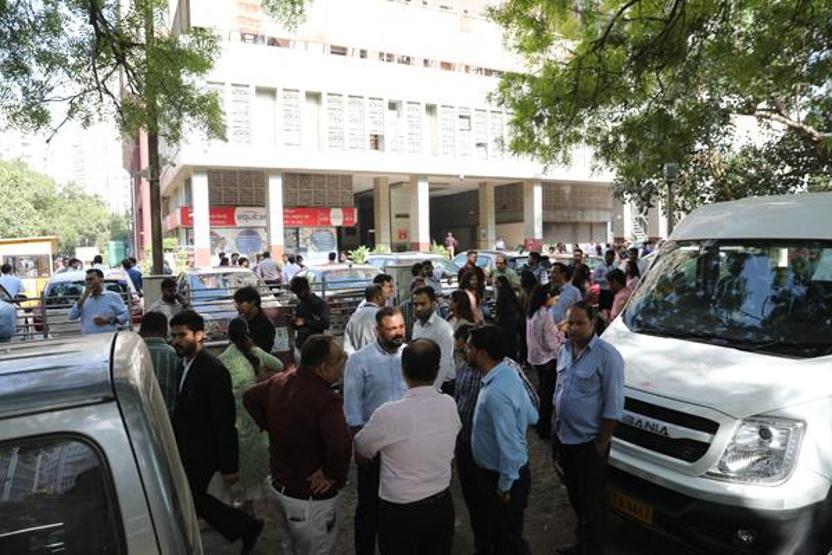 Nepal'de 5.3 ve 6.3 büyüklüğünde deprem: 11 yaralı