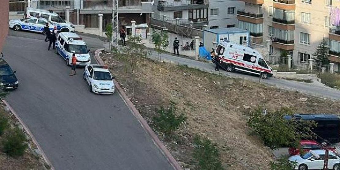 Erkek arkadaşıyla görüşmesini istemeyen annesini öldürüp, intihar etti