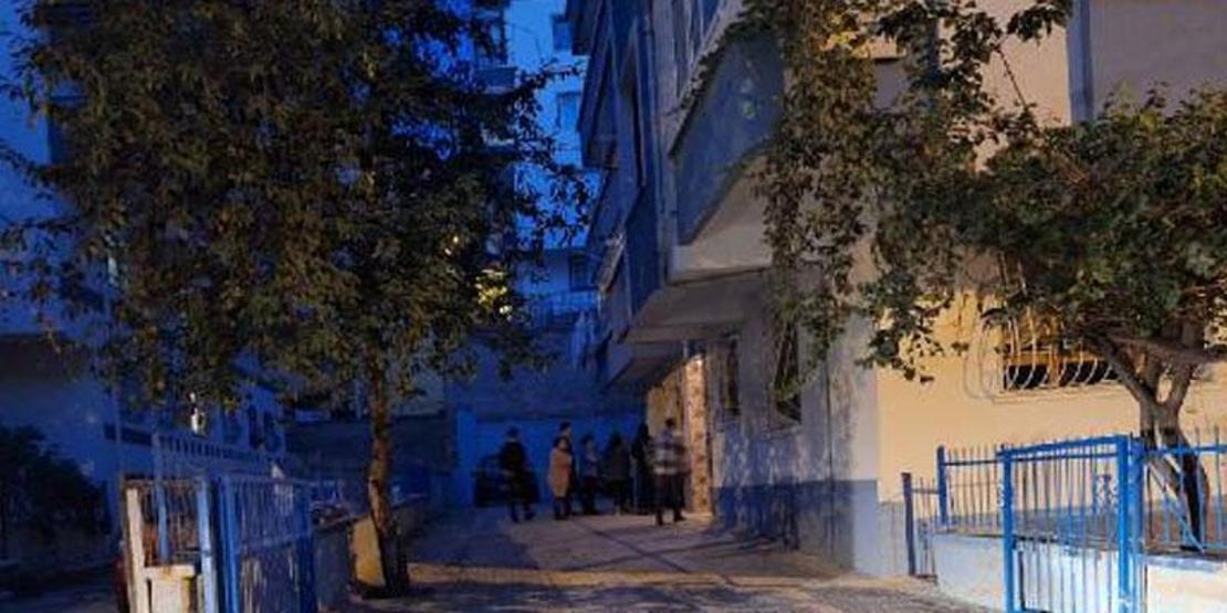 Erkek arkadaşıyla görüşmesini istemeyen annesini öldürüp, intihar etti