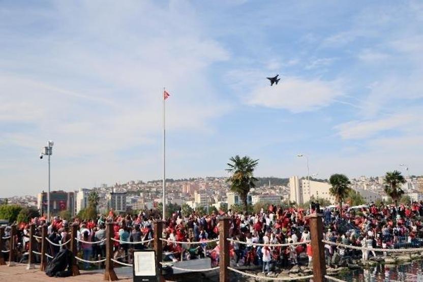 SOLO-TÜRK nefes kesti Samsunda 100. yıl coşkusu