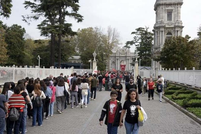 Milyonlar Ataya koştu: Anıtkabir ve Dolmabahçe hıncahınç doldu