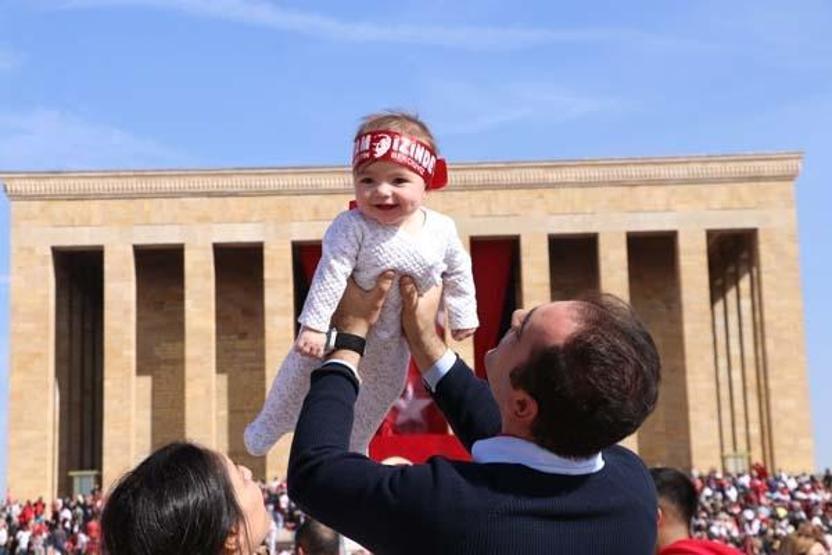 Milyonlar Ataya koştu: Anıtkabir ve Dolmabahçe hıncahınç doldu