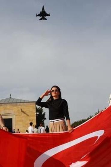 Milyonlar Ataya koştu: Anıtkabir ve Dolmabahçe hıncahınç doldu