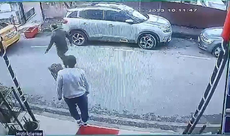 Otel odasında eşini tornavidayla öldürdü