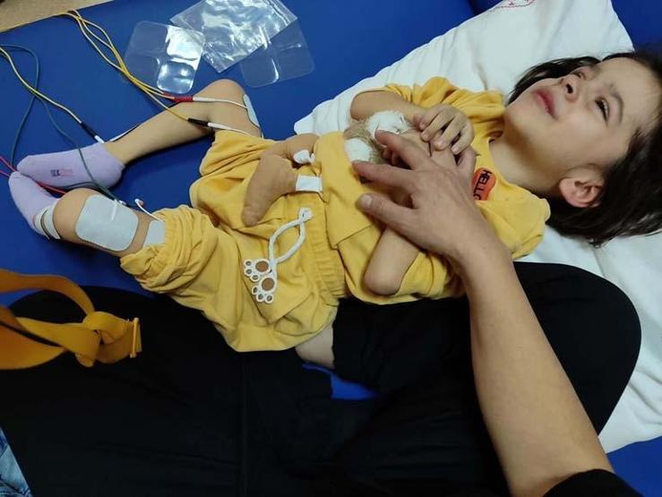SMA teşhisi geç konulan 4,5 yaşındaki Esrigün, şifa arıyor