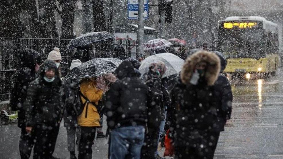 İstanbul'a kar geliyor! Vali Gül tarih verdi 