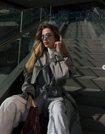 Yasemin Şefkatli’den karnı burnunda pozlar