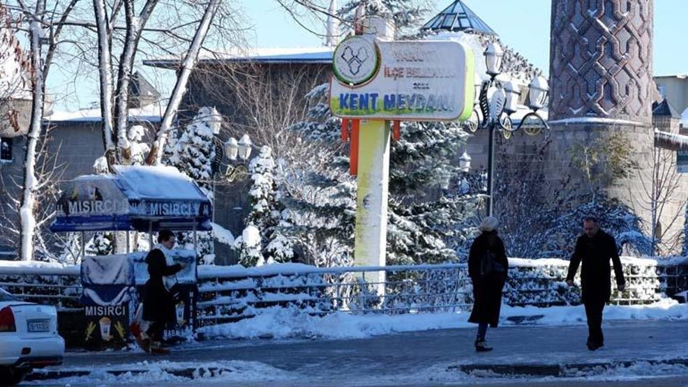 Karda ve buzda düşmeden yürümenin 3 kuralı var Uzman isim tek tek anlattı