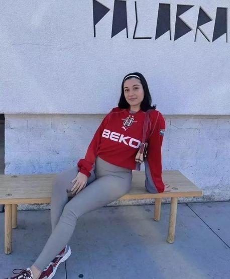 İkinci kez baba oluyor Ünlü futbolcu bebekleri için gün sayıyo