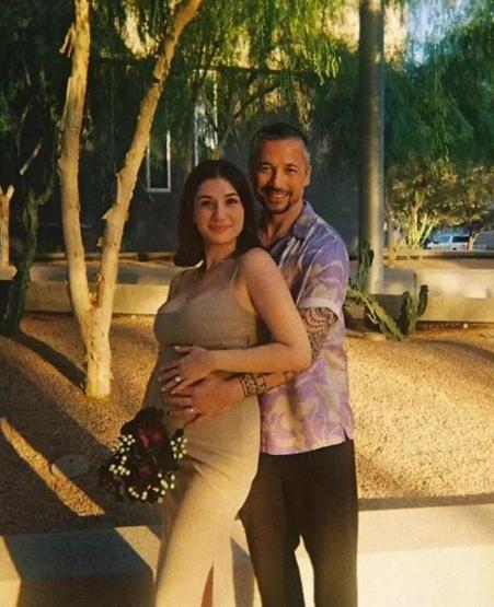 İlhan Mansızdan eşiyle paylaşım
