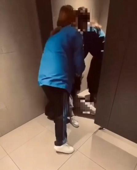 Restoran tuvaletinde kan donduran olay!