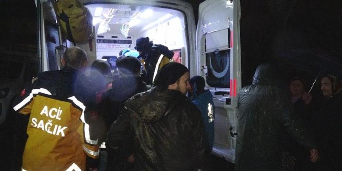 Zonguldak'ta heyelan: İş makineleri göçük altında kaldı, yaralılar var