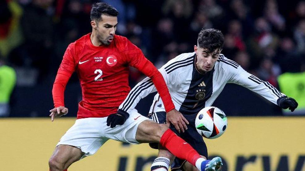 Galatasaraydan çifte bomba Beşiktaşın eski yıldızı listede...
