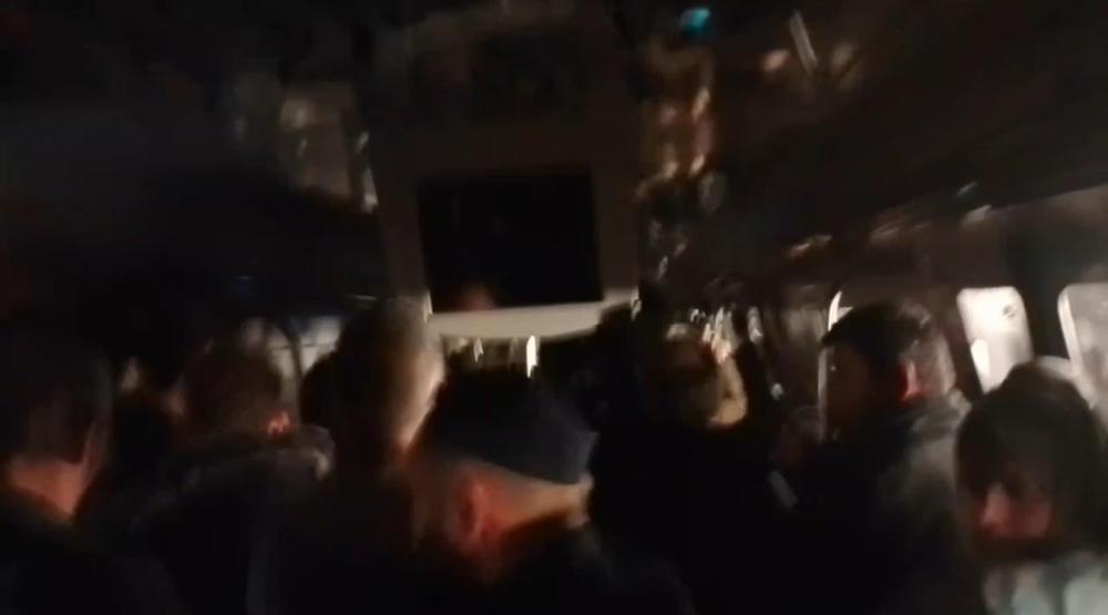 Kadıköy-Sabiha Gökçen metrosunda meydana gelen arıza yolcuları isyan ettirdi